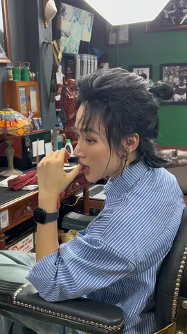 Nhường đó , ai làm lớp trưởng thì làm đi, mệt lắm rồi 😂 #angelaphuongtrinh #xuhuong #teamvuhoangphi #vuhoangphi #vuhoangphibarbershop 