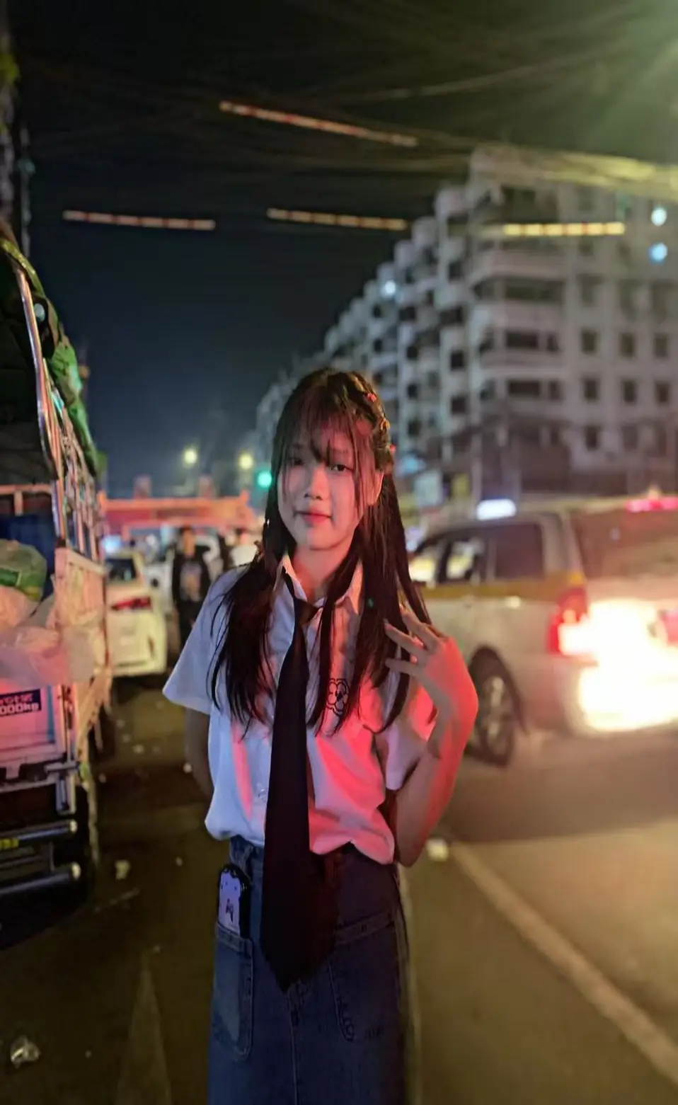 တစ်ချို့ယောင်္ကျားလေးတွေက မိန်းမတစ်ယောက်ရဲ့ပြောင်းလဲခြင်းကိုဘဲ သိတာ။ ဘာကြောင့်ပြောင်းလဲသွားရတယ်ဆိုတဲ့ အဖြေကိုမရှာတတ်ကြဘူး ရှာဖို့လဲသတိမရကြဘူး  ပြောင်းလဲသွားရင် အသစ်ရတယ်လို့ဘဲထင်ကြတာ တကယ်တော့လေ စောင့်နေတယ်၊မျှော်လင့်ချက်ထားနေတယ်ဆိုတာ ချစ်တဲ့စိတ်မကုန်သေးလို့ပါ  ချစ်တဲ့စိတ်ကလေးကုန်သွားပြီဆိုရင်တော့  သွေးအေးအေးဘဲ  ကျောခိုင်းသွားတတ်ကြတယ်။#ကျေးကို💔😌 