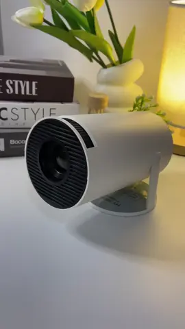 Grabe itong projector na ito ginawang mala sinehan ang kwarto ko😍 kung mahilid din kayo manuod ng movie , netflix,YT , eto nararapat sayo smart projector na to mga ante ko, portable lang to kaya pwede mong dalhin sa bahay ng tropa mo at mag movie marathon kayo❤️#portableprojector #projector #HY300 #fyp 