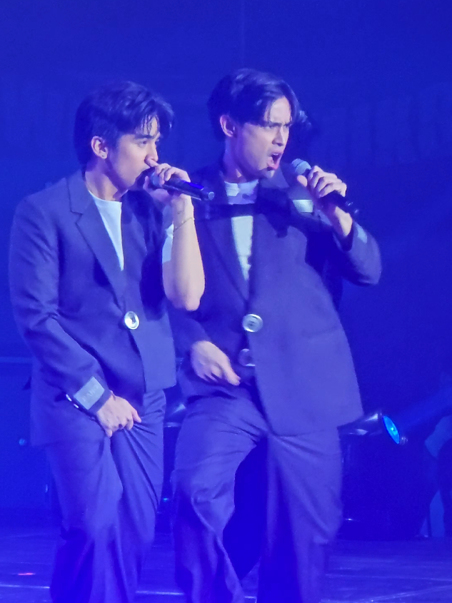 Pwede ng P-Pop Duo 🕺🕺 #RaWi @ralph_dl @willx #pbbcolloveconcert #ralphdeleon #willashley #fyp
