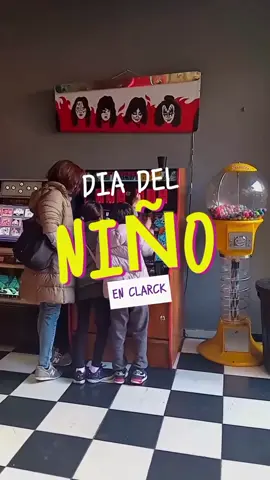 🎉 Este domingo 17 de agosto celebramos el Día del Niño a puro juego en CLARCK 🎮✨ 🕒 Horario especial: 12 a 18 hs 🎟️ Promo 4x3: pagás 3 entradas y entran 4 🙌 Vení a disfrutar de más de 80 máquinas retro, música, diversión y toda la magia de los videojuegos. 💡 Y si querés hacer el regalo más épico… ¡Sorprendelos con su propia máquina! Tenemos modelos para todos los gustos y presupuestos: ✔️ Clásicos arcades con miles de juegos ✔️ Flippers ✔️ Simuladores como Pump it Up o Daytona ✔️ ¡Y mucho más! 📲 Pedinos el catálogo: 11-5145-1190 📍 Añasco 2277 – La Paternal Este Día del Niño, regalá diversión sin límites. 🚀 #Clarck #DiaDelNiño #Arcade #Flippers #VideojuegosRetro #ClarckExperience #DiversiónEnFamilia