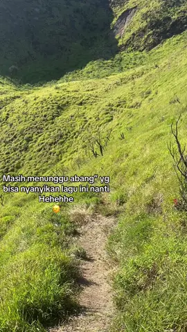 Kata mama ngga harus batak bang. Tp aku pengen yg bisa nyanyikan 1 lagu ini pas pesta kita Nnti   Wkwkwkwkkw #simalungun #batak #malau #naimarata 