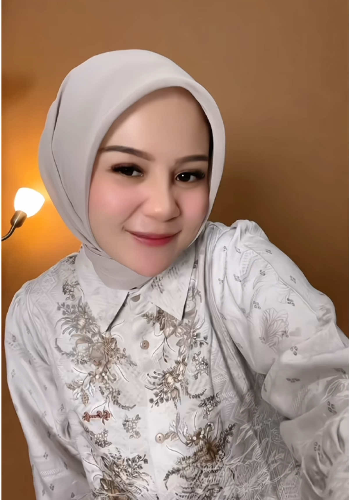 Please cobain 1 aja dulu dijamin ketagihan pengen beliin orang sekampung😭 bahannya adem enak bgtt lembuttt nyerap keringat pokoknya cobain dulu 1 please😭🫶🏻 