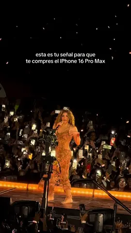 mi teléfono nunca decepciona 🤌🏻🤎 #lmynlworldtour #tijuana #iphone16promax #zoom #shakira 