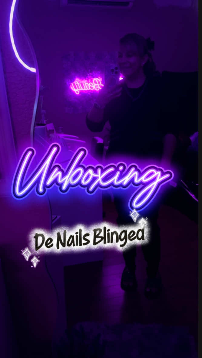 Unboxing @Nails Blinged Supply LLC  IG: itas_beauty_ #nailtech #nailsnailsnails #ienailtech #ie #hemetnails 