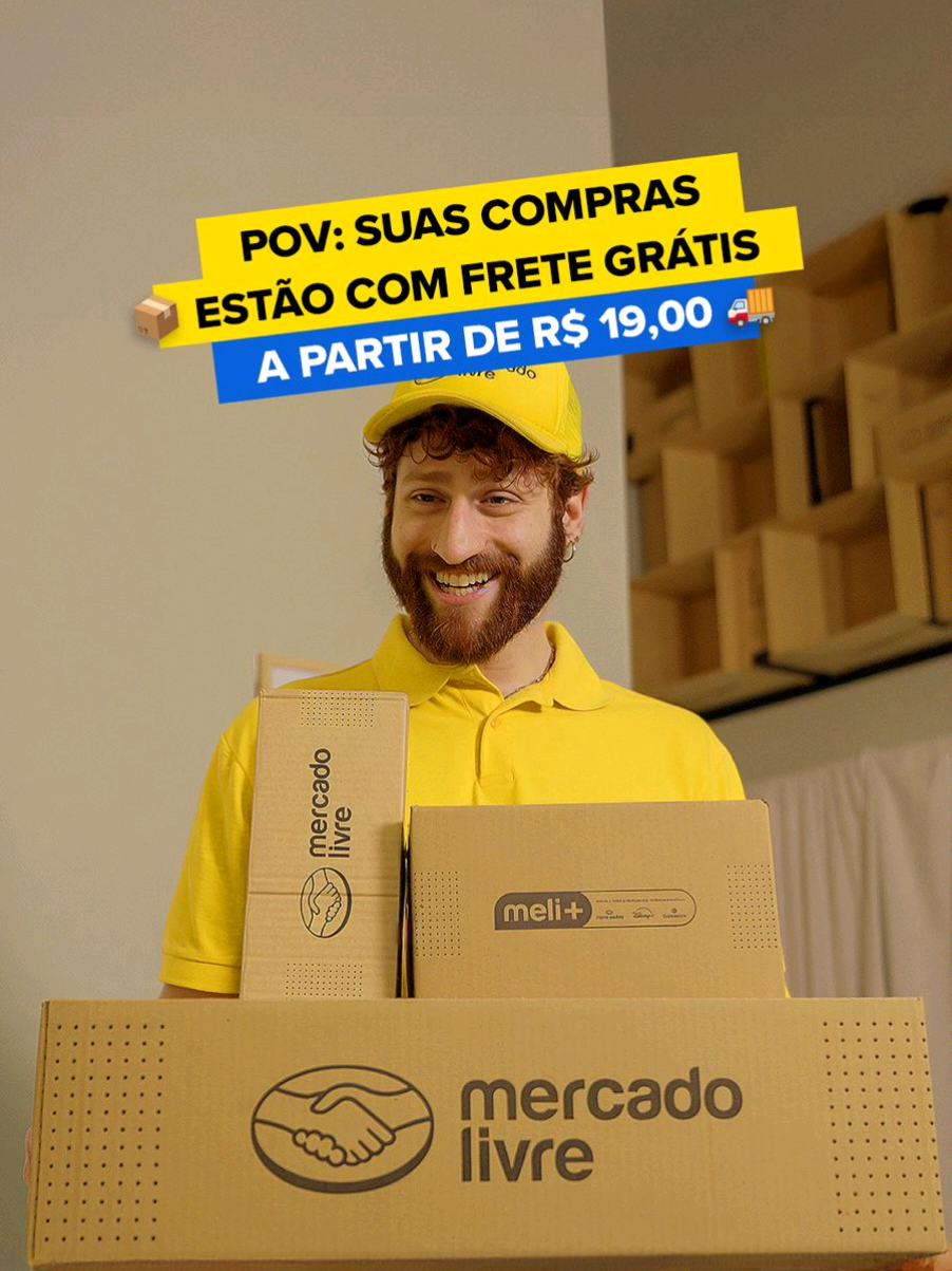 Você aproveitou o frete grátis a partir de R$19 e agora o entregador já entregou tantas coisas que se sente até de casa. #DescriçãoDaImagem  O lettering “POV: SUAS COMPRAS ESTÃO COM FRETE GRÁTIS A PARTIR DE R$19” fica na parte superior do vídeo. O vídeo começa com a influenciadora Larissa deitada dormindo enquanto o influenciador Daniel chega vestido de entregador enquanto carrega várias caixas do Mercado Livre. Larissa acorda assustada e Daniel diz que veio entregar as compras que Larissa fez na noite anterior antes de ir dormir, Larissa fica espantada com a velocidade da entrega. A seguir, ela chega na cozinha para tomar um café e Daniel está lá com mais entregas, ele também está limpando os pratos. Larissa mais uma vez questiona e Dani diz que sim, mais compras chegaram, e essas Lari comprou porque aproveitou a promoção de Frete Grátis a partir de R$19 no Mercado Livre. Daniel passa um café para Larissa na nova cafeteira que ele mesmo entregou. Agora na sala, Larissa e Daniel se sentam no sofá e Daniel fala para Lari se acostumar, porque o frete grátis do Mercado Livre .a partir de R$19. Larissa pega o celular para comprar mais coisas porque o aplicativo do Mercado Livre é super fácil de comprar. Na tela, o lettering “Frete grátis a partir de R$19” aparece junto do lettering “COMPRAR AGORA”. #Descontos #FreteGratis #AcheiNoMercadoLivre 