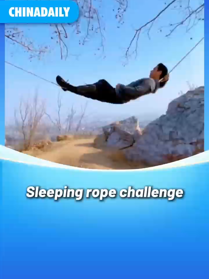 Viděli jste někdy někoho spát na jednom laně?