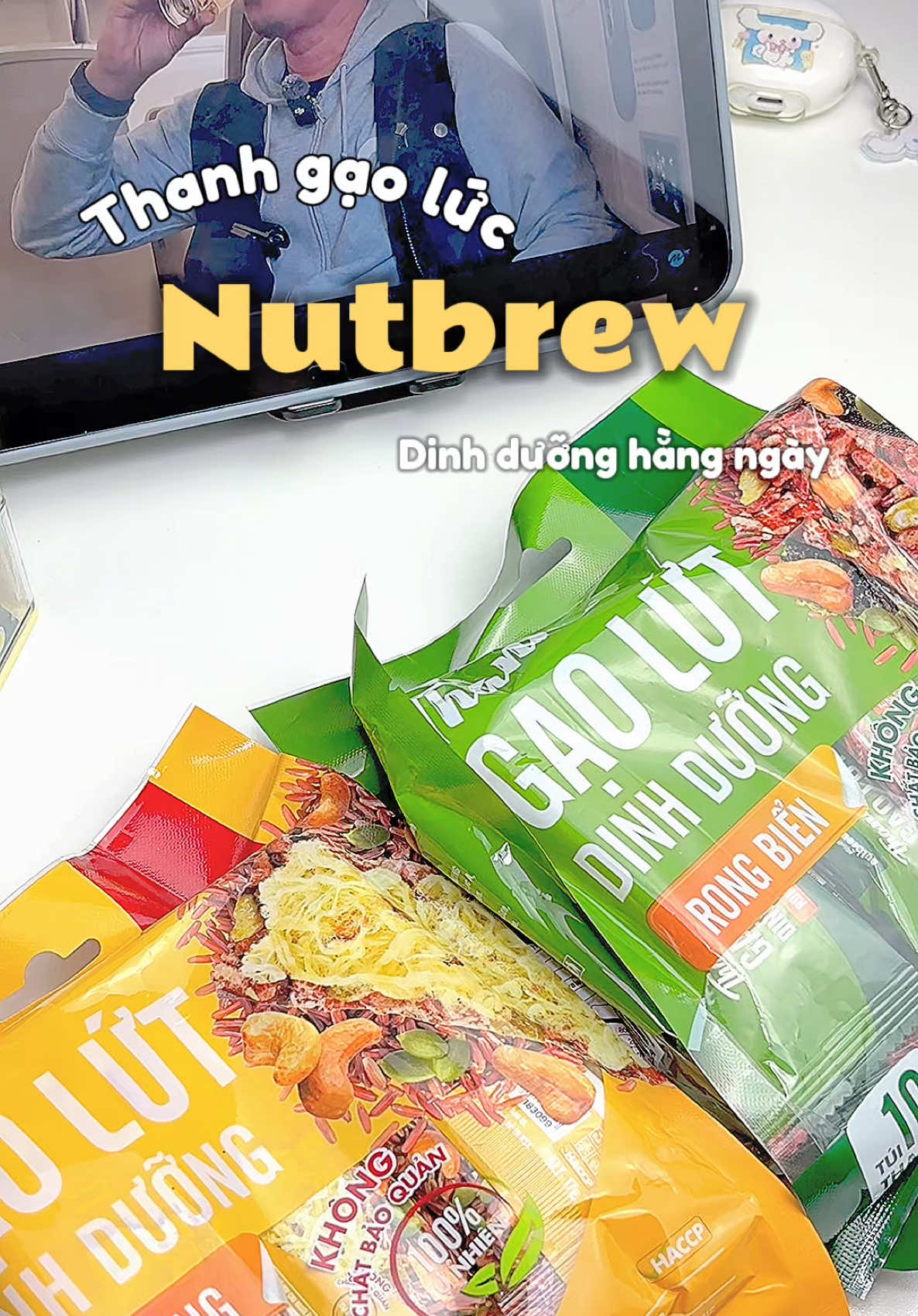 Thanh gạo lức món ăn nhẹ buổi sáng được nòoo 😋😋 #tikmart #xuhuong #mikamiya #banhgaoluc #gaoluc #banhkeo 