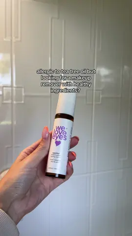 the ingredients you put on your eyes are important!!! #eyecare #makeupremover #makeupremoval #cleanproducts 