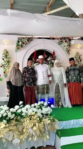 lancar kanlah  resekinya  yh allah