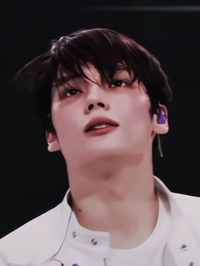 🐧🎂 [14.08.2002] it's Hueningkai's birthday 🥹🤍 oh he is 23 now... our maknae :) #hueningkai #txt 