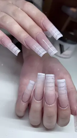 Ombre with a twist 💅 #LIVEIncentiveProgram #LIVEMonetization #PaidPartnership 