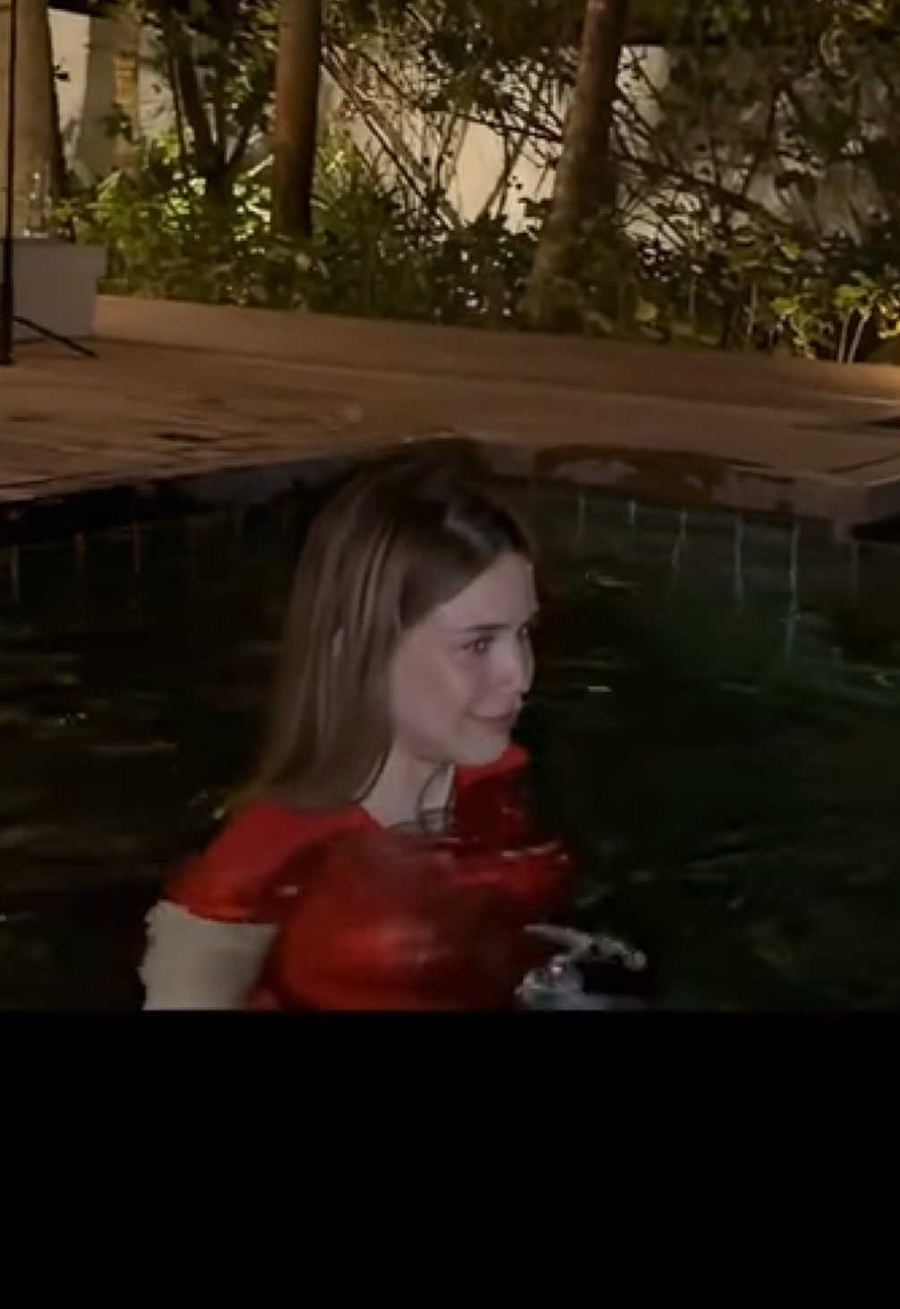 #wetlook #bath #wet #swim #pool 