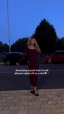 A NIGHT OFF, don’t mind if I doooo💅🏽👩🏽‍🍳 #cheflife #chefs #fashion #pastrychef #dresses 
