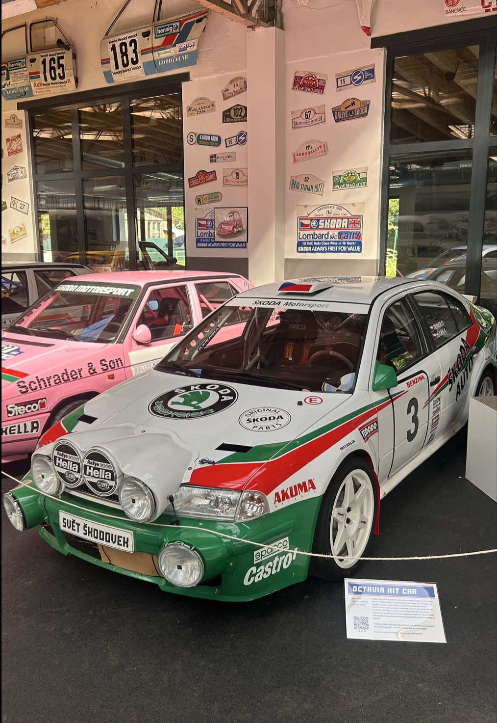💚❤️🤍Škoda Octavia kit car in Svet skodovek muzeum! 40 km from Praha!  . . . . . . . . . . #skoda #skodaoctavia #skodacr #skodamotorsport #skodaoctaviakitcar #kitcar #reel #reels #viral #viralvideos #viralditiktok #virale #viralvideotiktok #muzeum #museum 