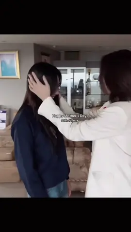 Thank you, Phi Dew, for protecting Phi Ling like a mother.#Linglingkwong #OnlyYouTheSeries #lingling #00K @Dew @Lingling Kwong 