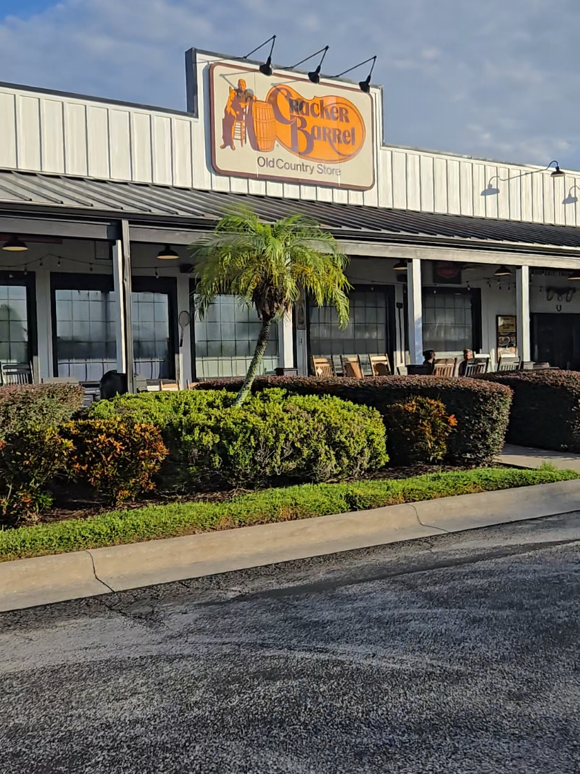 Our Cracker Barrel got a face lift and it looks so pretty! 😍 #crackerbarrel #crackerbarreloldcountry #crackerbarreltiktok #crackerbarrelremodel #crackerbarrelrenovation 