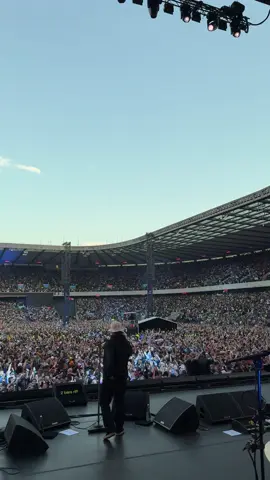 Two down, one to go 🏴󠁧󠁢󠁳󠁣󠁴󠁿 Who’s joining tonight, Edinburgh? #OasisLive25 