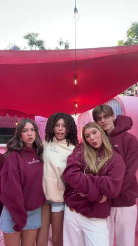 awwww @Reese Herron @PINK PALM PUFF @Nayeli ✝️ @GINO #fyp #pppevent #lipsync #pinkpalmpuff 