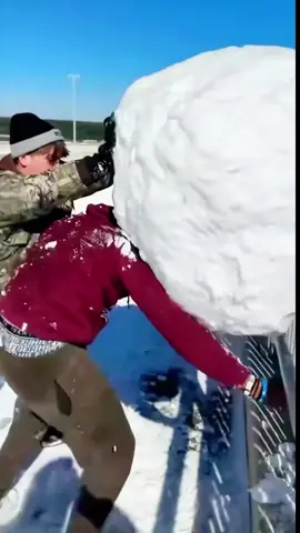 snow satisfying #viralvideos #asmr #satisfying #snow 