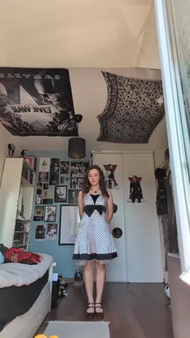 my song 🧸 #fyp #billyjoel #shesalwaysawoman #OOTD #vintagedress 
