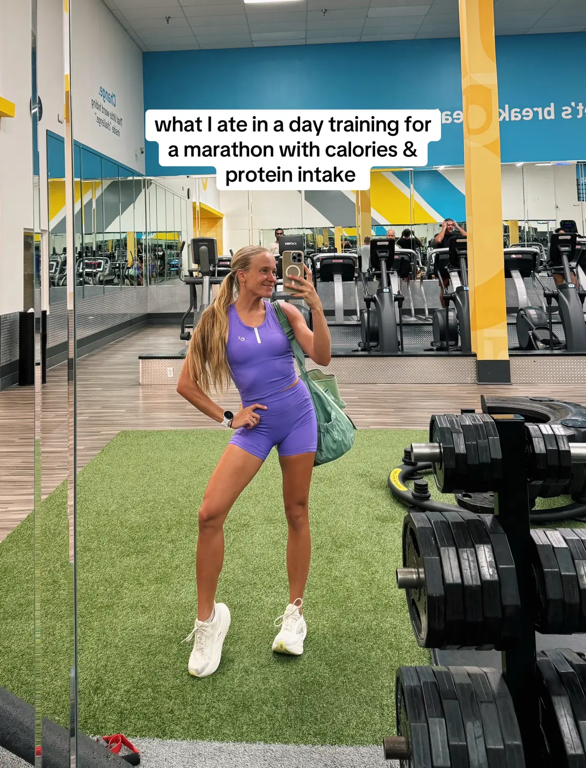 I sware the days I have 3 sessions I am FIGHTING for my life to eat enough to keep up with my bodies needs!! I think we did a GOOD job yesterday 🙌🏼💃 #marathon #training #wieiad 