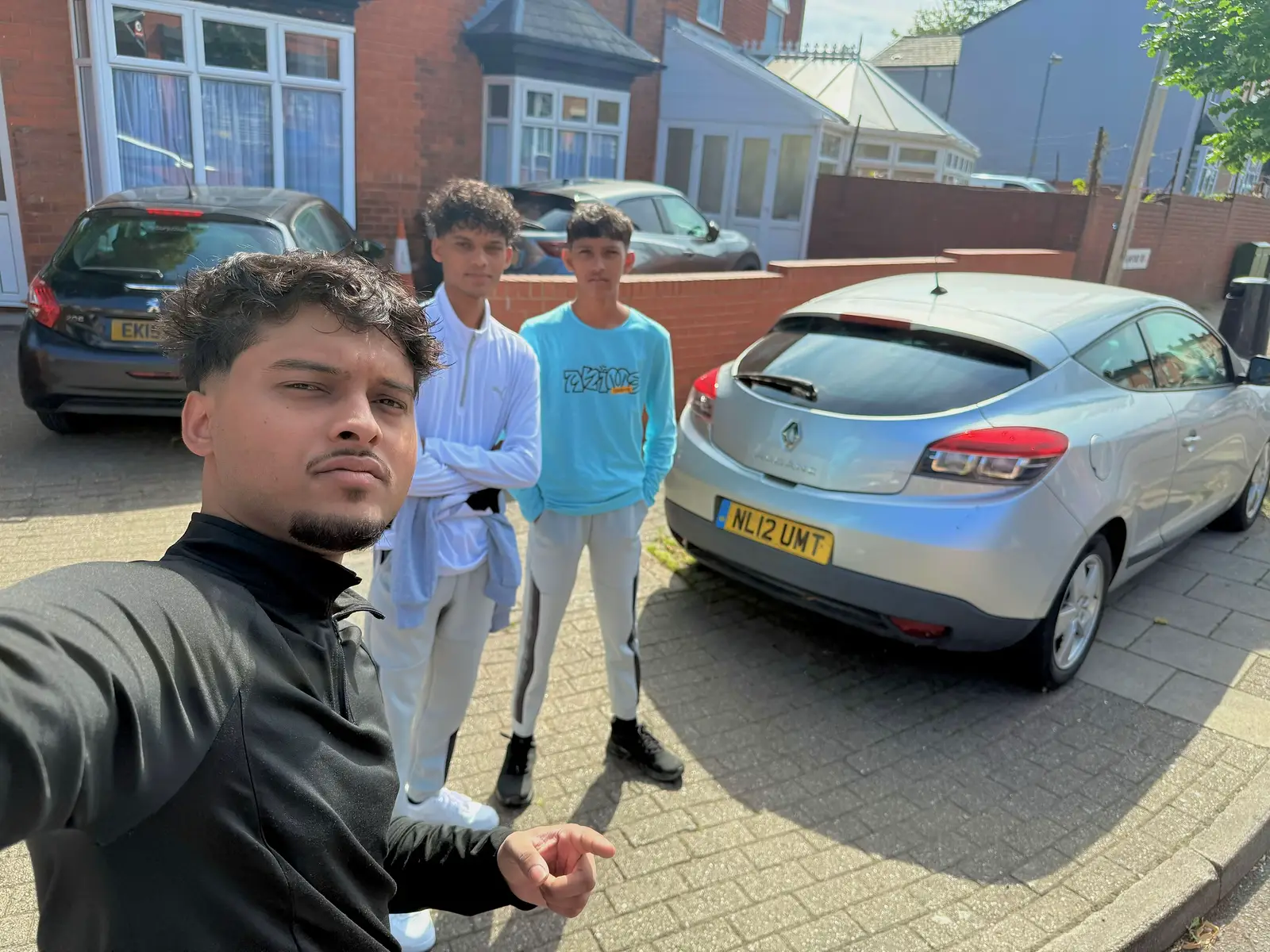 😎My brother my big supporter 🇬🇧 united kingdom 😊