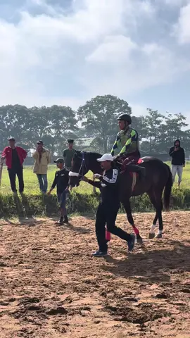 Waktu ke waktu perjalanan Simanis Impian Manjadda Wajadda Bismillah rido tuhan menyertai mu. (Rajo Biaro X Gadis Impian) SIMANIS IMPIAN