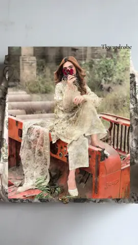 Floral Fusion 3pc Lawn Suit with monar dubbatta women’s wear. #tkwardrobe #asian #fyp #asianwear #3pcsuit 