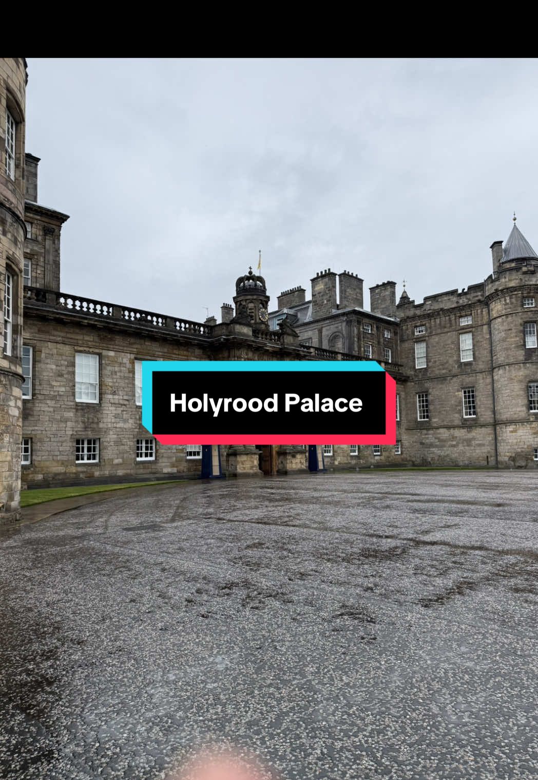 ✂️✂️✂️ #holyrood #Scotland #edinburgh #travel #travelagent #uk #vacations #holdays #holyroodpalace 