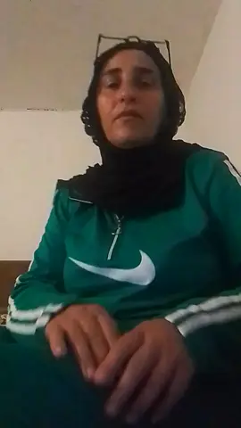الله يقطع رزقه اللي قطع لي برزقه