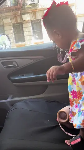 Princess alaia loves @chrisbrownofficial  song every single time I play this song she dances #fyp  #babiesoftiktok #MomsofTikTok #babytiktok 