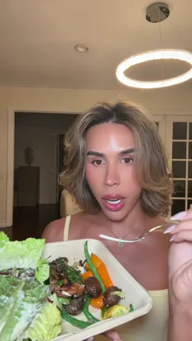 Es que no entiendo 😩🥬 por qué siempre cortan la ensalada así??