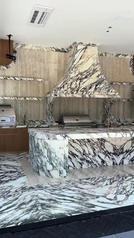 This stunning outdoor kitchen and BBQ area blends Calacatta Viola marble’s dramatic veining with the warm, timeless beauty of Travertine. This space offers the perfect combination of high-end materials and functional design — a true statement of sophistication for any backyard. ✨Custom designed by Gaetano Cacace ✨ #CalacattaViola #TravertineDesign #OutdoorKitchen #LuxuryLiving #MarbleDesign #BackyardGoals #LuxuryOutdoors