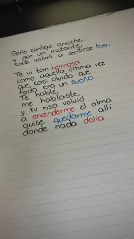 “Sueño contigo” Te extraño con un peso, que no cabe en el pecho. 💤 . . . . . . . #poemas #amor #arte #escritos #escritura 
