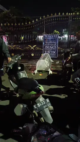 pokok e kompak untuk warga Pati buwat pecat Sadewo 