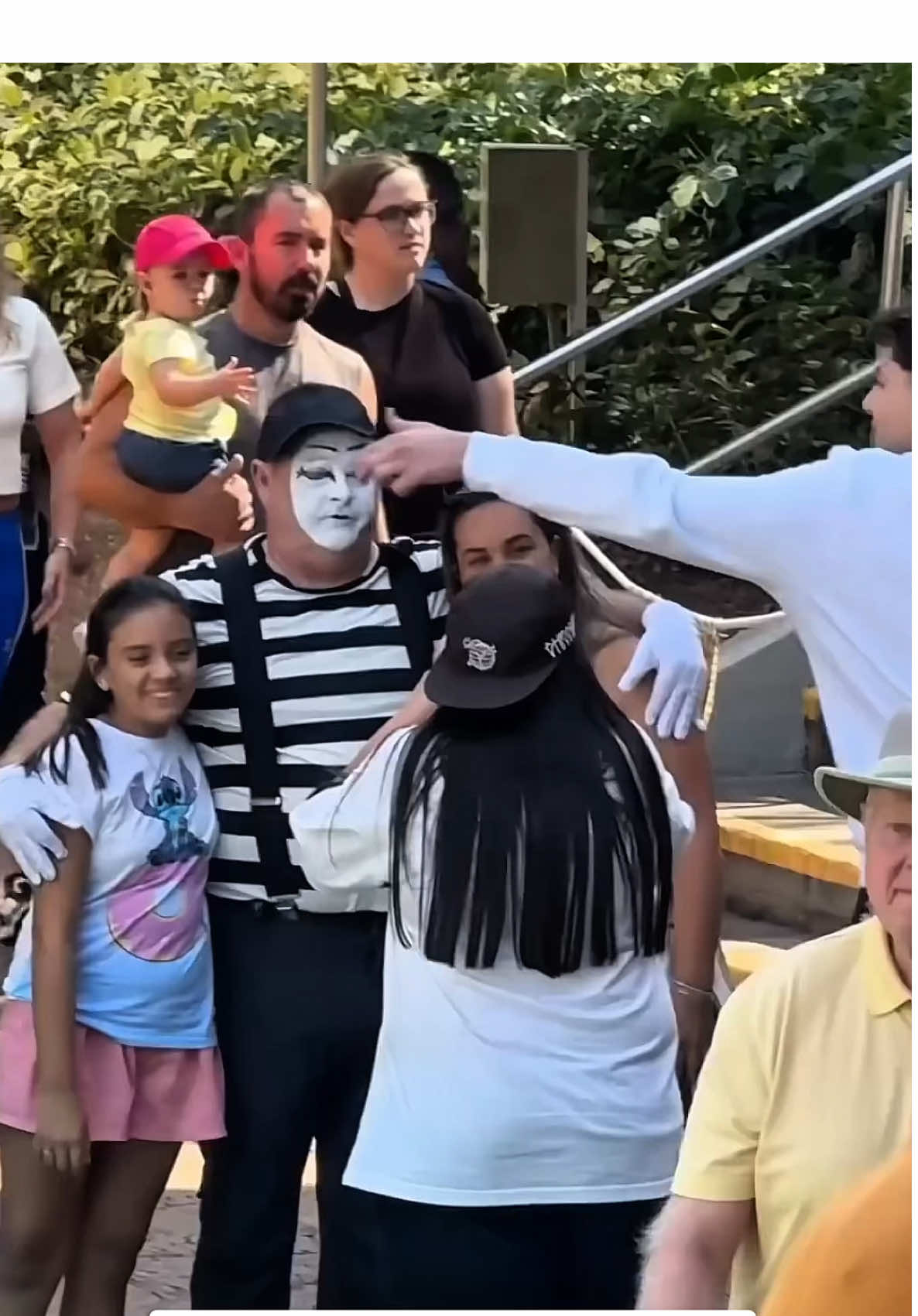 what would you do if you where me with first guy 👆🥴 . #tomthemime #funnyvideos😂😂#seaworldorlando #mustwatch #comedyvideo 