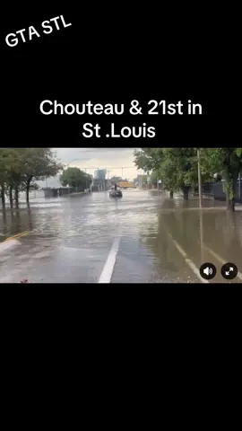 8/12/25 🚨 #BREAKING 🚨 Major Flooding Cars stuck and Road Flood on Chouteau & 21st People Trapped #STL