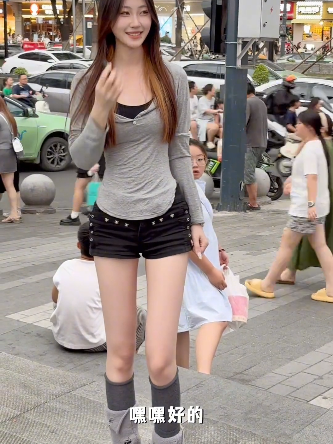 愿意和大叔谈恋爱的美女#内容过于真实 #完美的身材 #糟糕是心动的感觉#搭讪美女 #正妹天堂街坊 #择偶标准 #女人味 #脱单 #街拍美女 