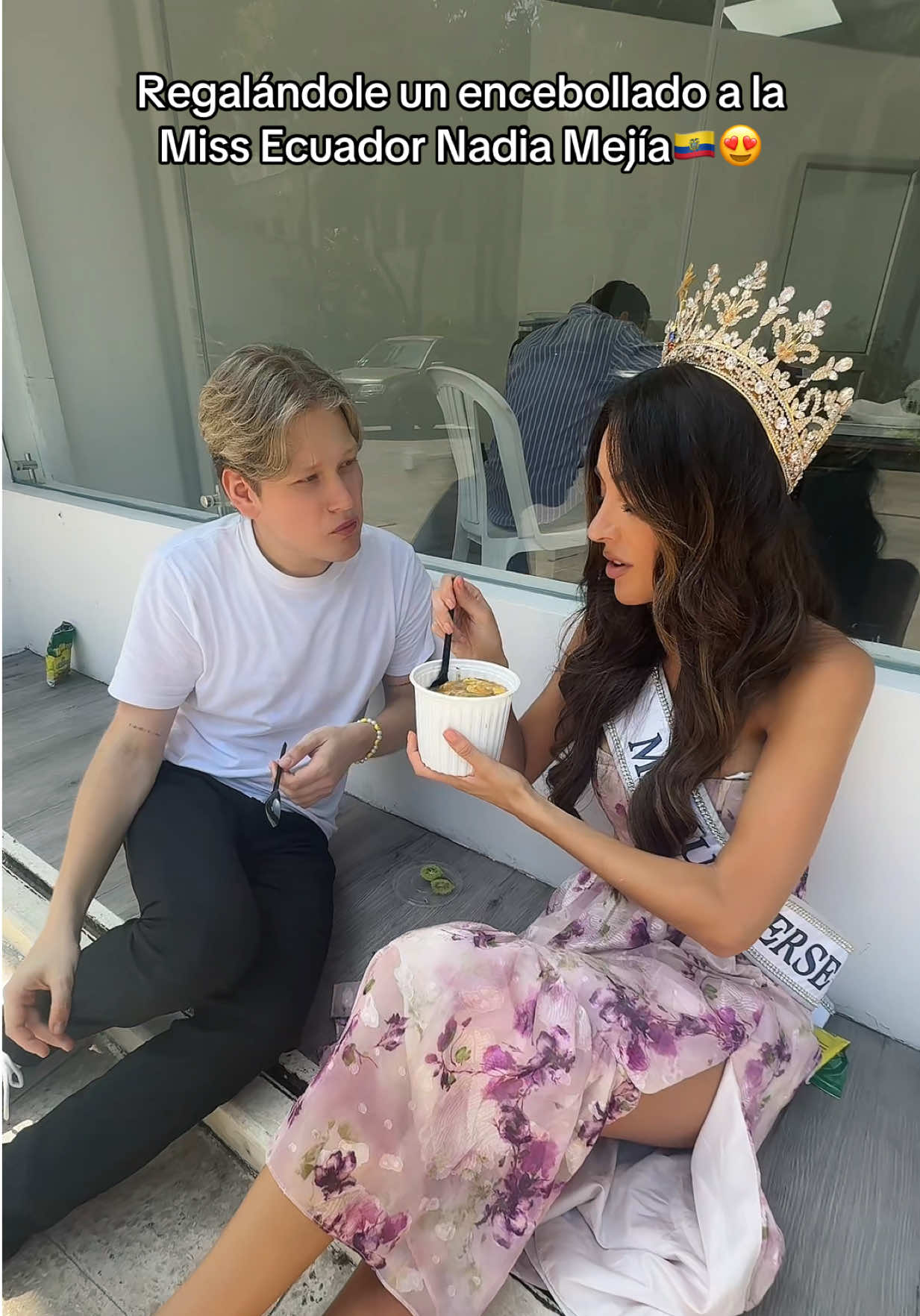 Veredazo comiendo encebollado con @Nadia Mejía la Miss Universo Ecuador😱🇪🇨❤️ #ecuador #encebollado #tiktokecuador #tendencia #viral 