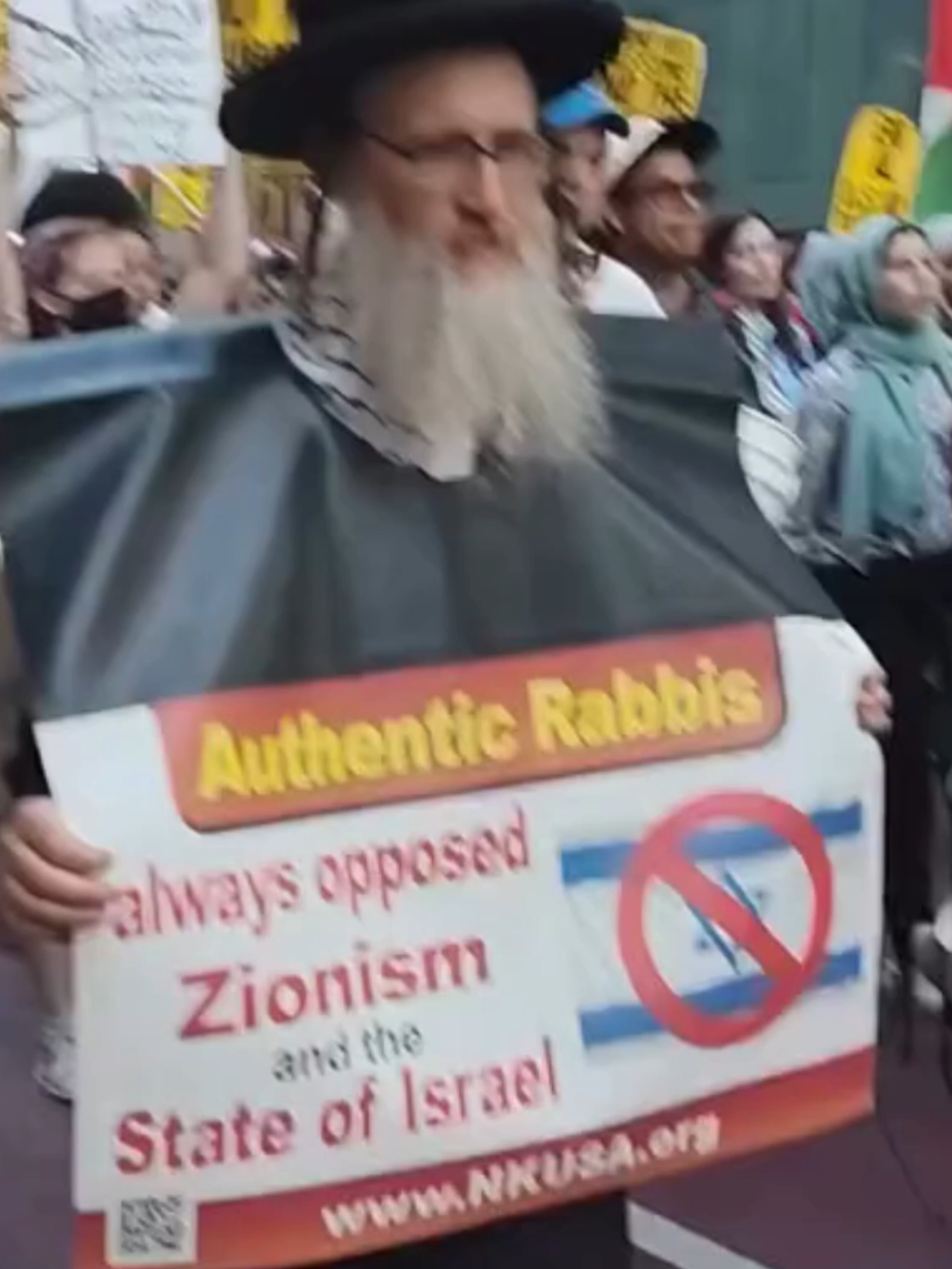 Anti-Zionist #Jews  participating in the 