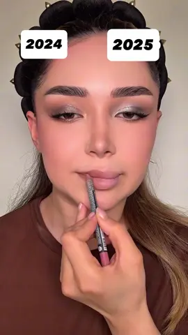 #تكبير_الشفاه #كنتور_شفايف #ميكاب_ارتست #تتوريال_اليوم #تتوريال_مكياج #makeup #makeuptutorial #makeupartist #hacks #فلوقات_تيك_توك #الشعب_الصيني_ماله_حل😂😂 #اكسبلور #مكة #عروض #هاشتاق #جدة#الطائف
