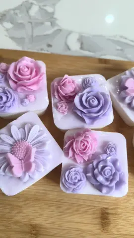 Let’s make floral soaps! #DIY #soapmaking #soapcutting #asmr #soapasmr 