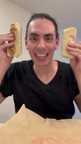 New 3$ Taco Bell burrito #mulbang #tacobell #burrito #fastfoodlife 
