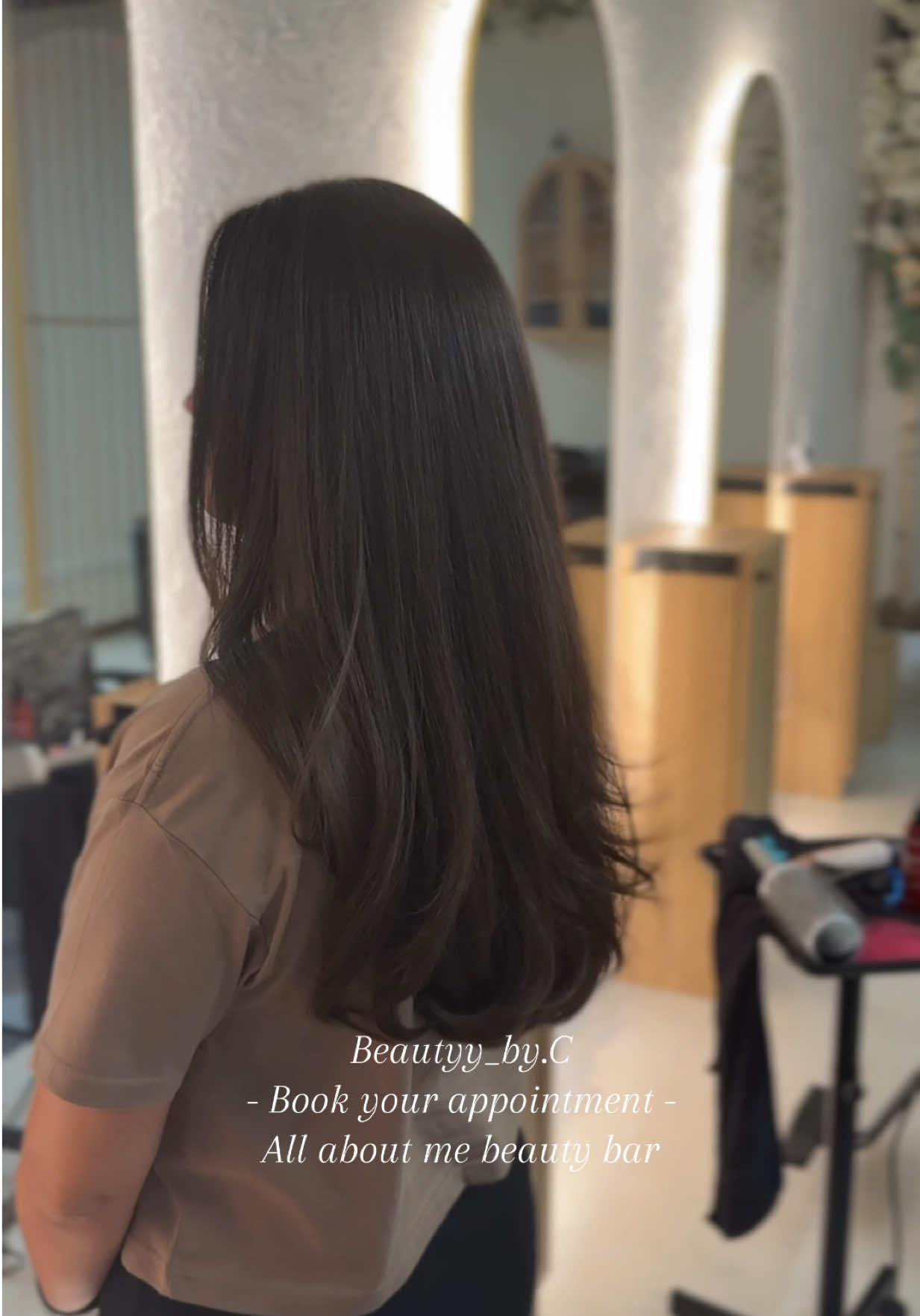 My girl did absolutely amazing today!!! Booked & busy 🙌🏼🥰 @Ciarra Hernandez  #beautybarvibes 