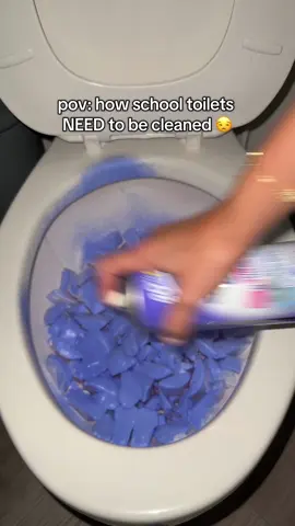 now that schools back in session.. janitors please take notes 😊🙏    #CleanTok #cleaningtiktok #cleaningmotivation #school #backtoschool 