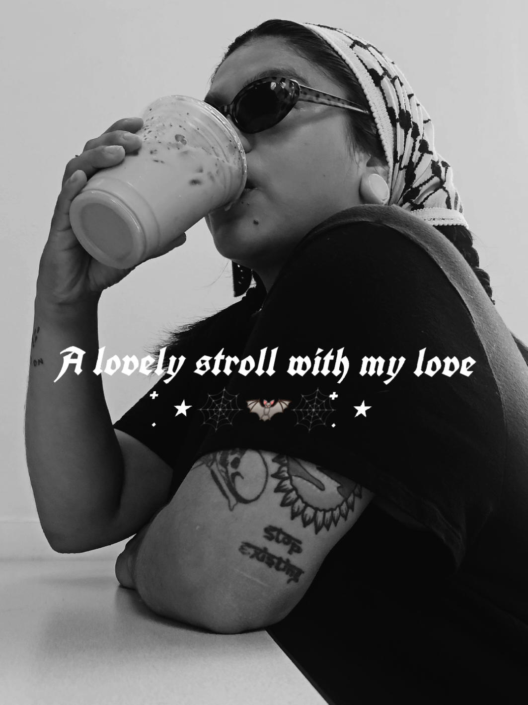 <<walks with my boo👻 make me feel better 🖤🤍 #amormio #spookychicana #tongvaland #LA #southcentral 