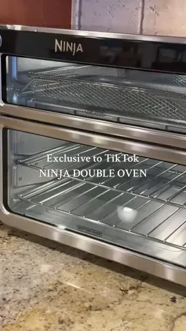 The Ninja product team needs a raise! 🙌🏼 The 14 in 1 Ninja Double Oven is an oven, microwave,  air fryer and toaster all rolled into one! #ninjakitchen#TikTokShopCreatorPicks#tiktokshopunboxing#ninjadoubleoven #creatoricons #ninjaairfryerdoublestack 



