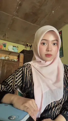 Ngayal berasa dinyanyiin pria matang  