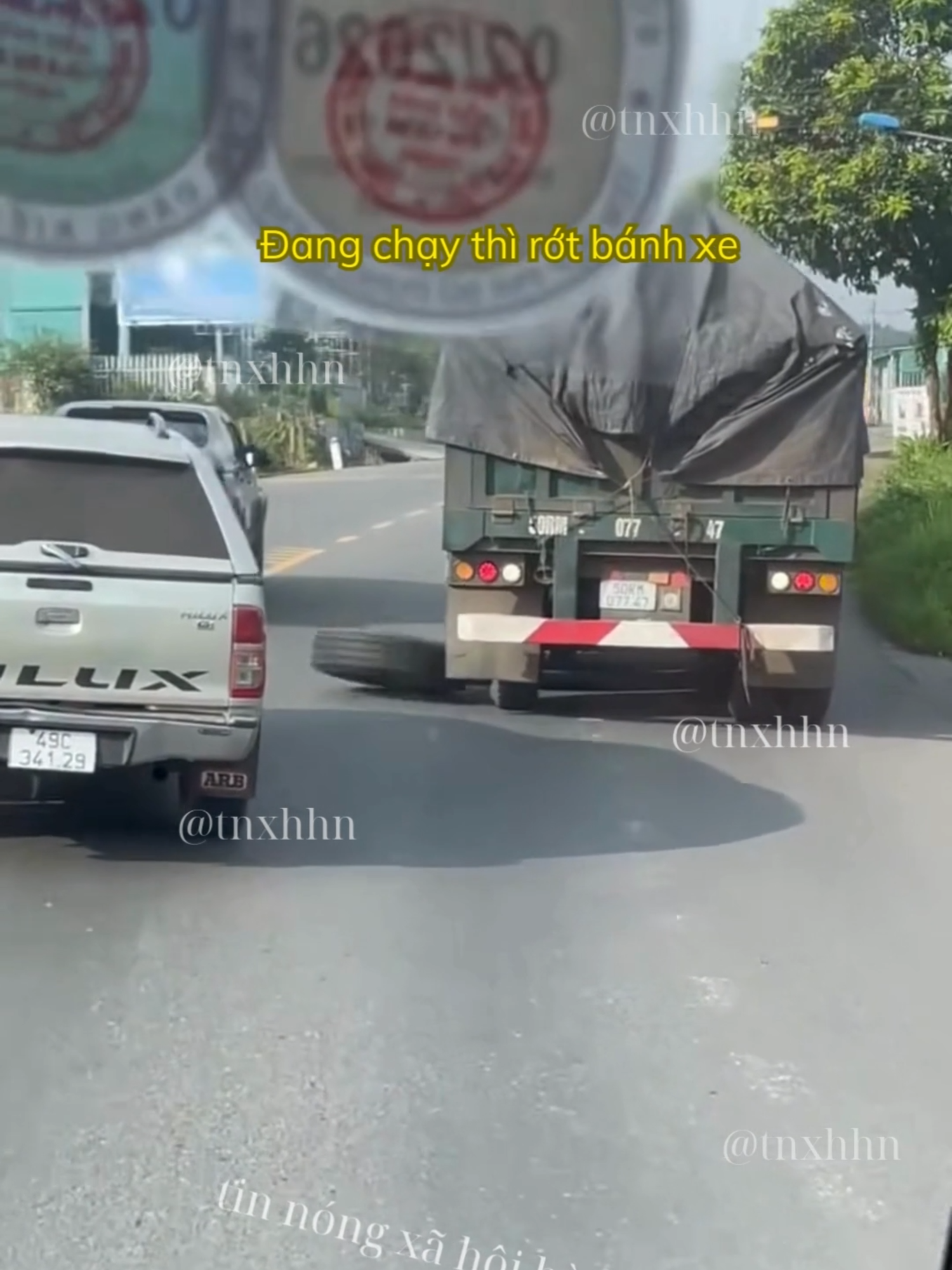 Đang chạy thì rớt bánh xe #tintuc #tinnongtrongngay #antoangiaothong #vanhoagiaothong #phapluat #xuhuongtiktok